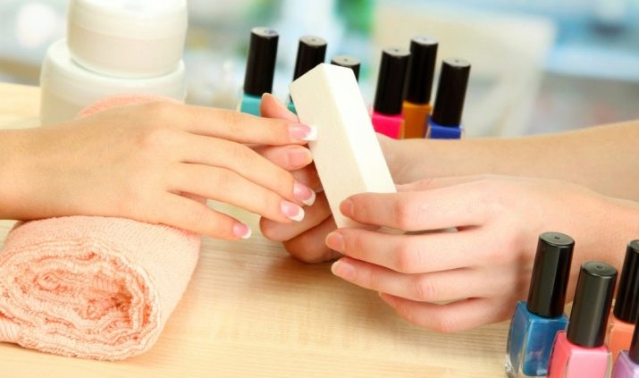 Как правильно стричь ногти? Как приятно подпиливать ногти в домашних условиях на руках пошагово? Прямая пила