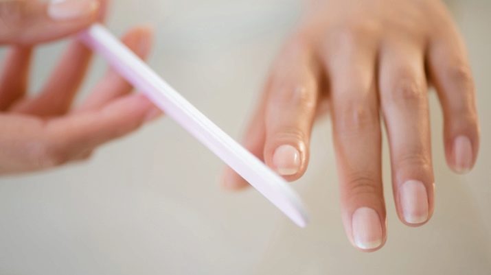 Как правильно стричь ногти? Как приятно подпиливать ногти в домашних условиях на руках пошагово? Прямая пила