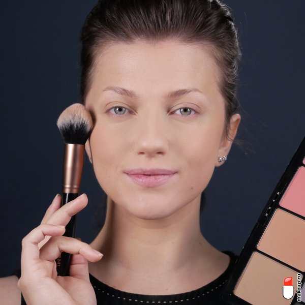 Новогодний макияж с блестками: пошаговая фото-инструкция