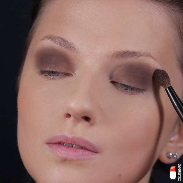 Новогодний макияж с блестками: пошаговая фото-инструкция