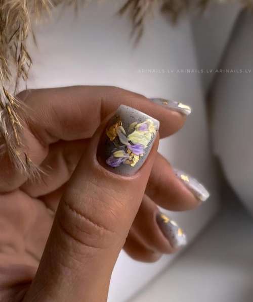 Штрихи на ногтях - красивые идеи маникюра, новинки дизайна
