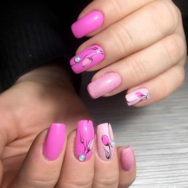 Кислотно-розовые французские ногти с украшениями (65 фото)

