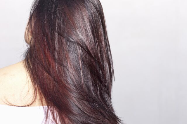 Тейт: Как покрасить волосы в бордовый цвет?